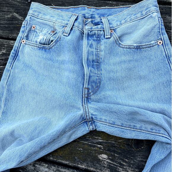 Levi’s Premium 501 Skinny Jeans Big E Red Tag Light Wash W24 L30 - Picture 3 of 10